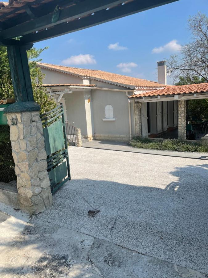 Villa Camille Céreste Buitenkant foto